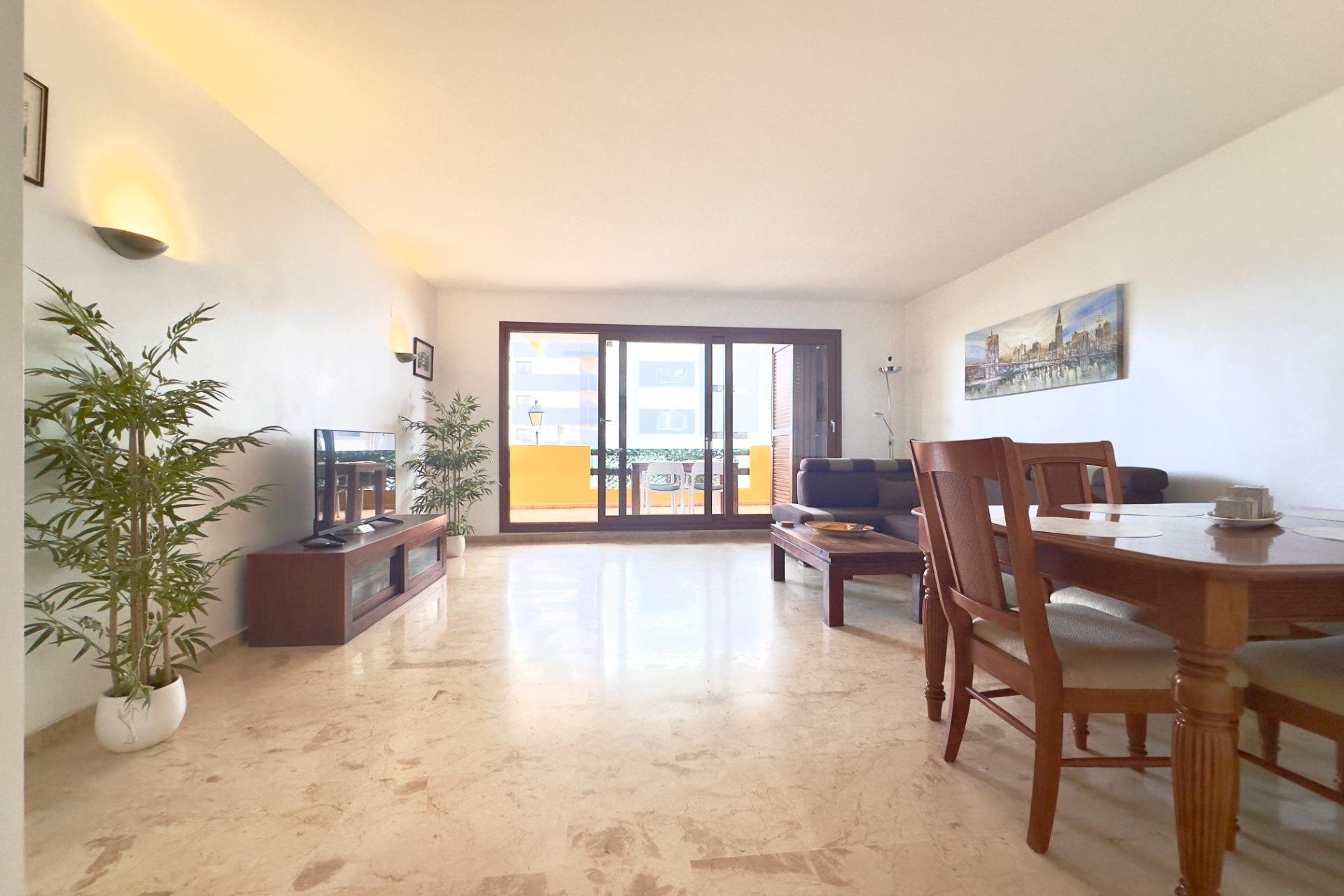 Resale - APARTMENT -
TORREVIEJA - Punta prima