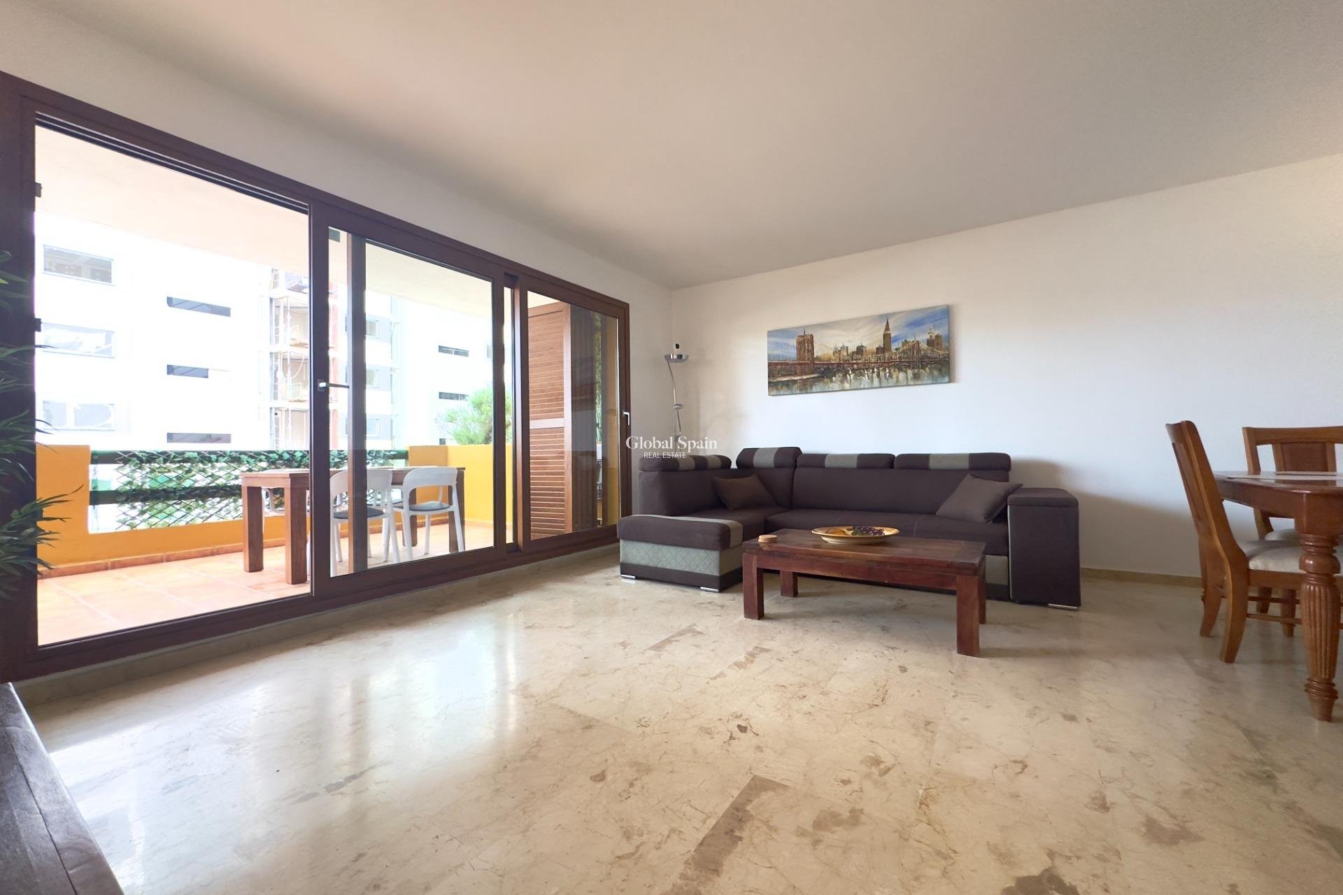 Resale - APARTMENT -
TORREVIEJA - Punta prima