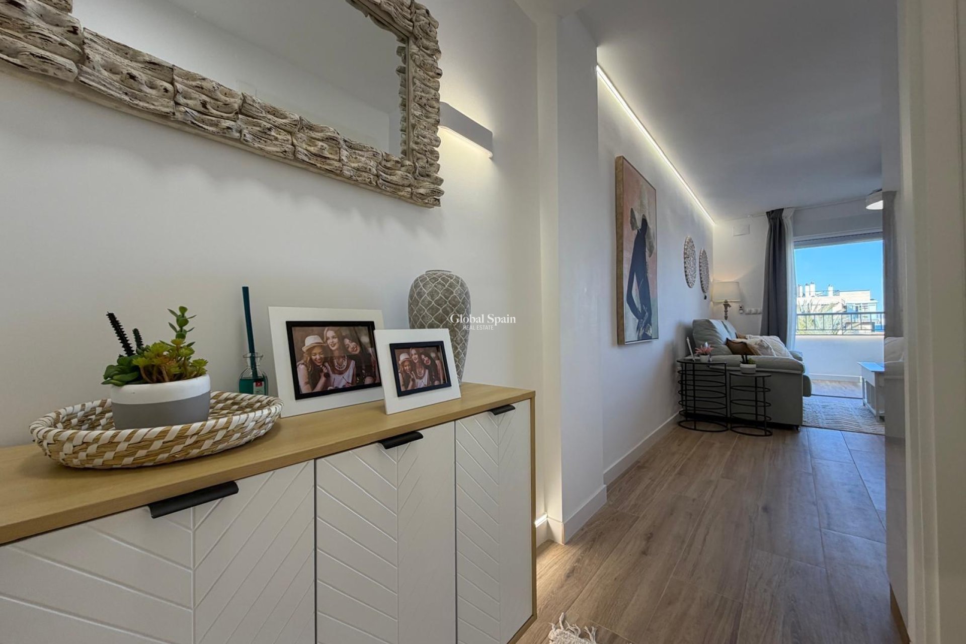 Resale - APARTMENT -
TORREVIEJA - Punta Prima
