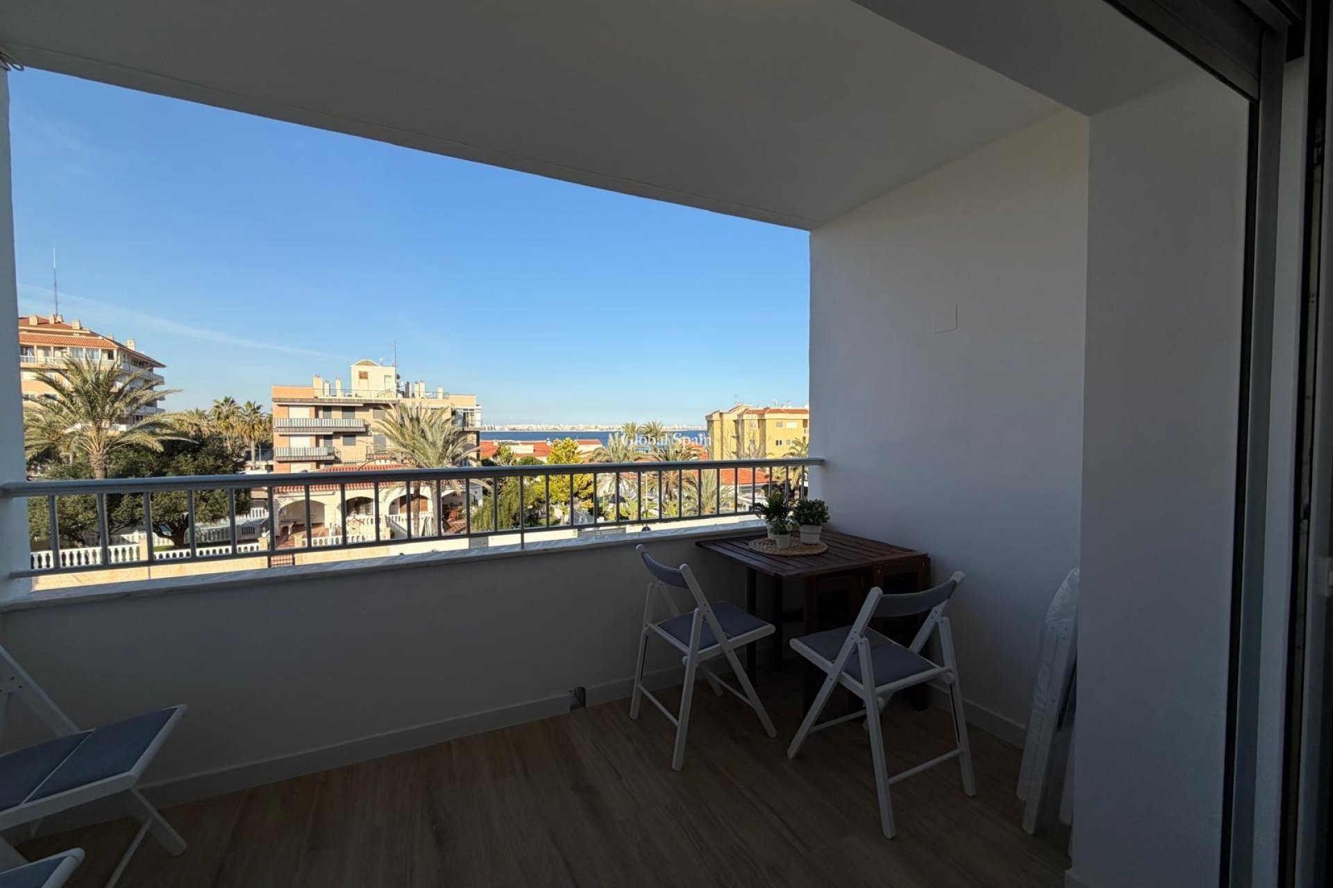 Resale - APARTMENT -
TORREVIEJA - Punta Prima