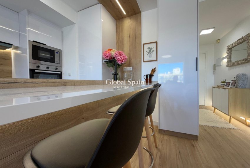 Resale - APARTMENT -
TORREVIEJA - Punta Prima