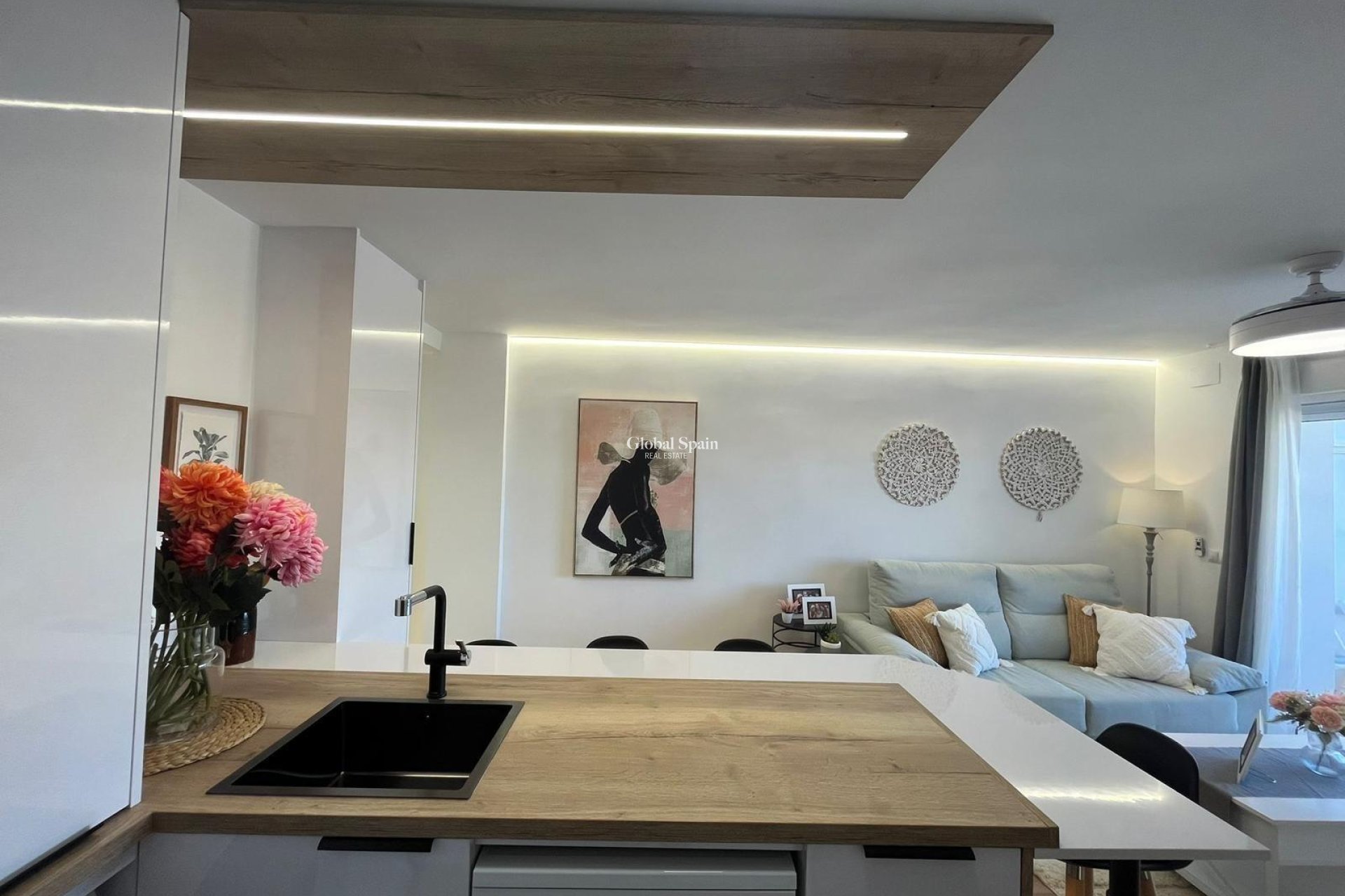 Resale - APARTMENT -
TORREVIEJA - Punta Prima
