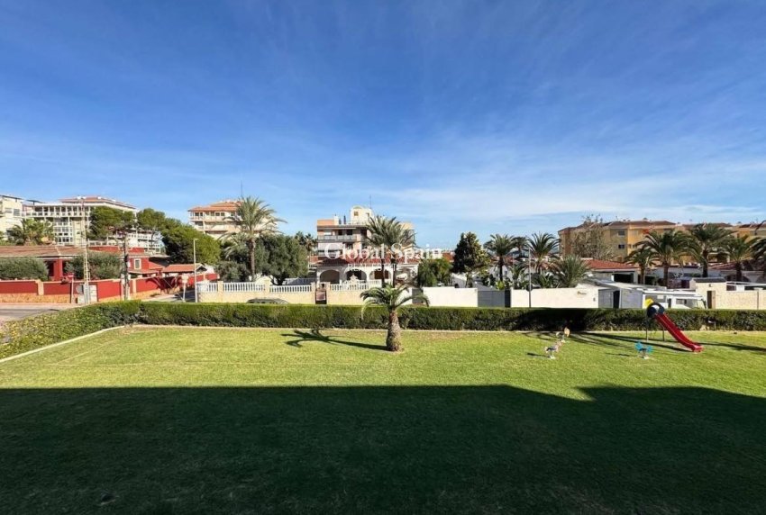 Resale - APARTMENT -
TORREVIEJA - Punta Prima