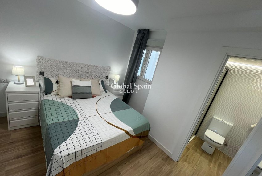 Resale - APARTMENT -
TORREVIEJA - Punta Prima