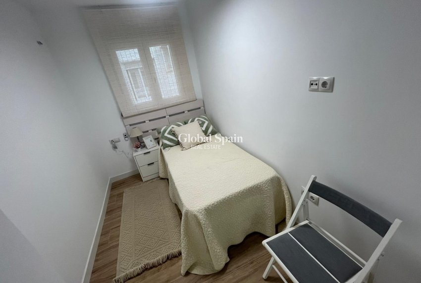 Resale - APARTMENT -
TORREVIEJA - Punta Prima