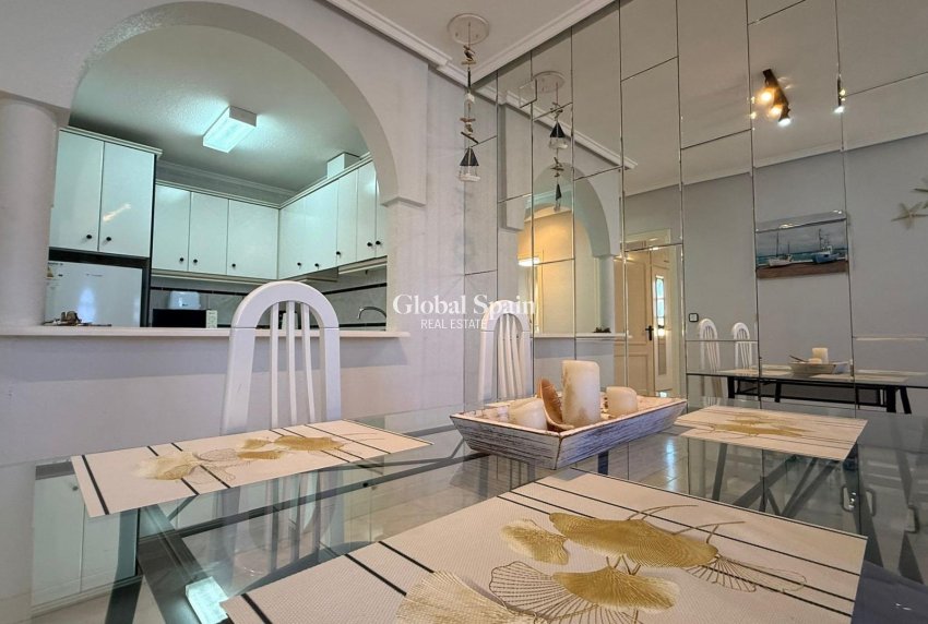 Resale - APARTMENT -
TORREVIEJA - Punta Prima