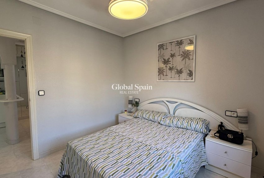 Resale - APARTMENT -
TORREVIEJA - Punta Prima
