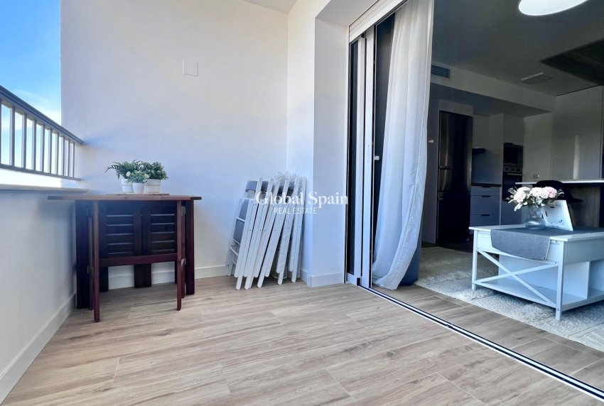 Resale - APARTMENT -
TORREVIEJA - Punta prima