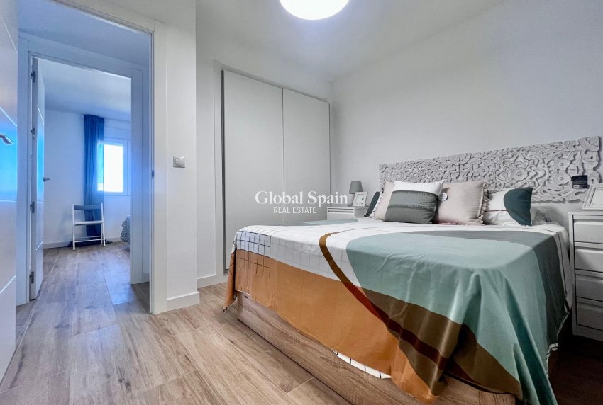 Resale - APARTMENT -
TORREVIEJA - Punta prima