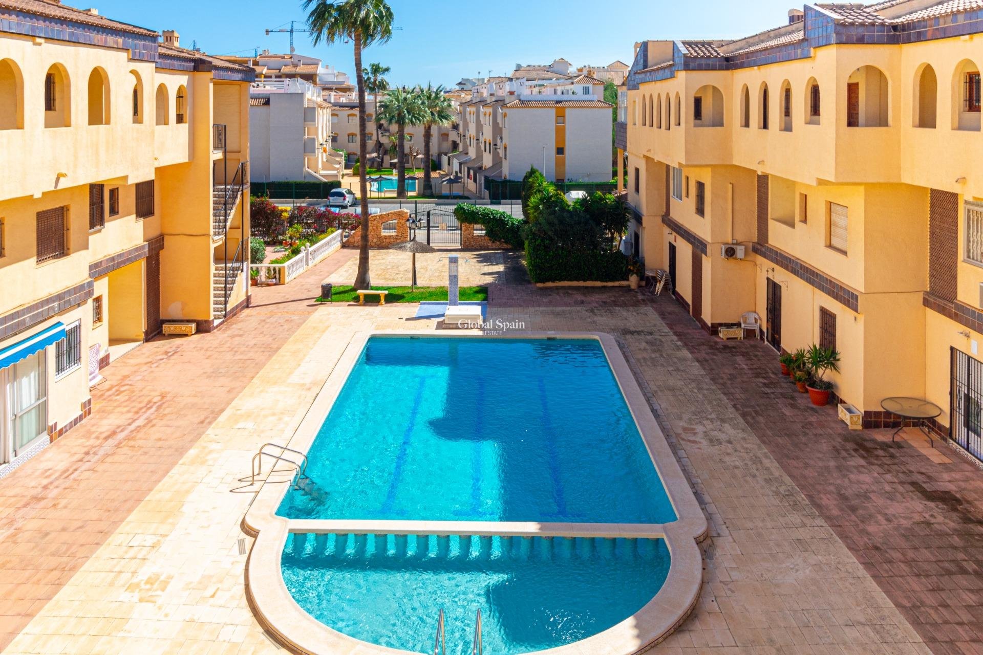 Resale - Apartment -
TORREVIEJA - Punta prima