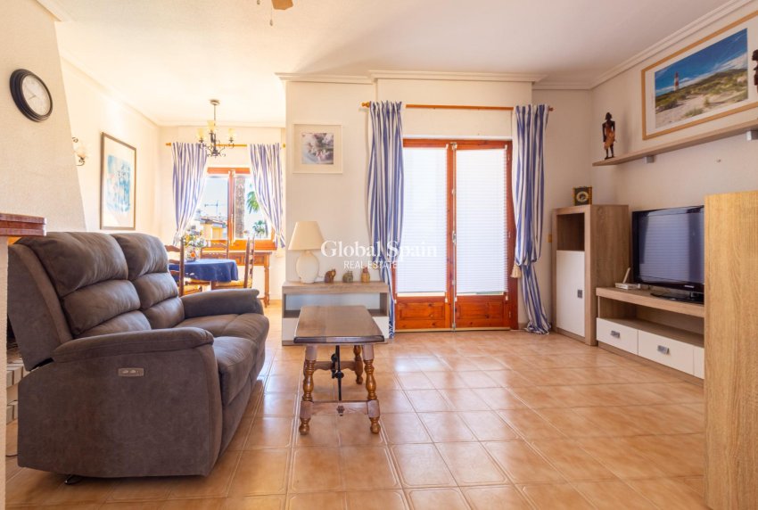 Resale - Apartment -
TORREVIEJA - Punta prima