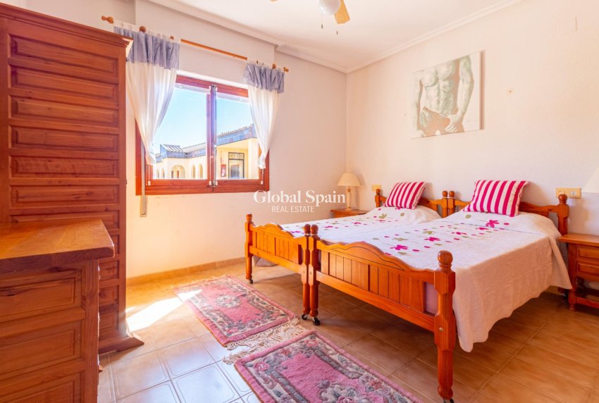 Resale - Apartment -
TORREVIEJA - Punta prima