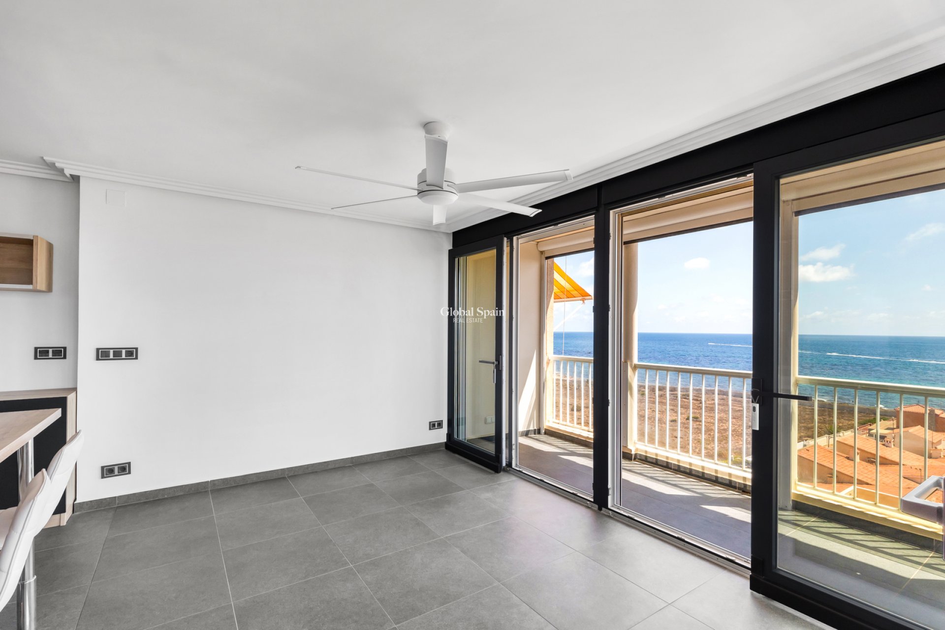 Resale - APARTMENT -
TORREVIEJA - Rocio del Mar