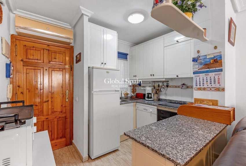 Resale - Apartment -
TORREVIEJA - San luis