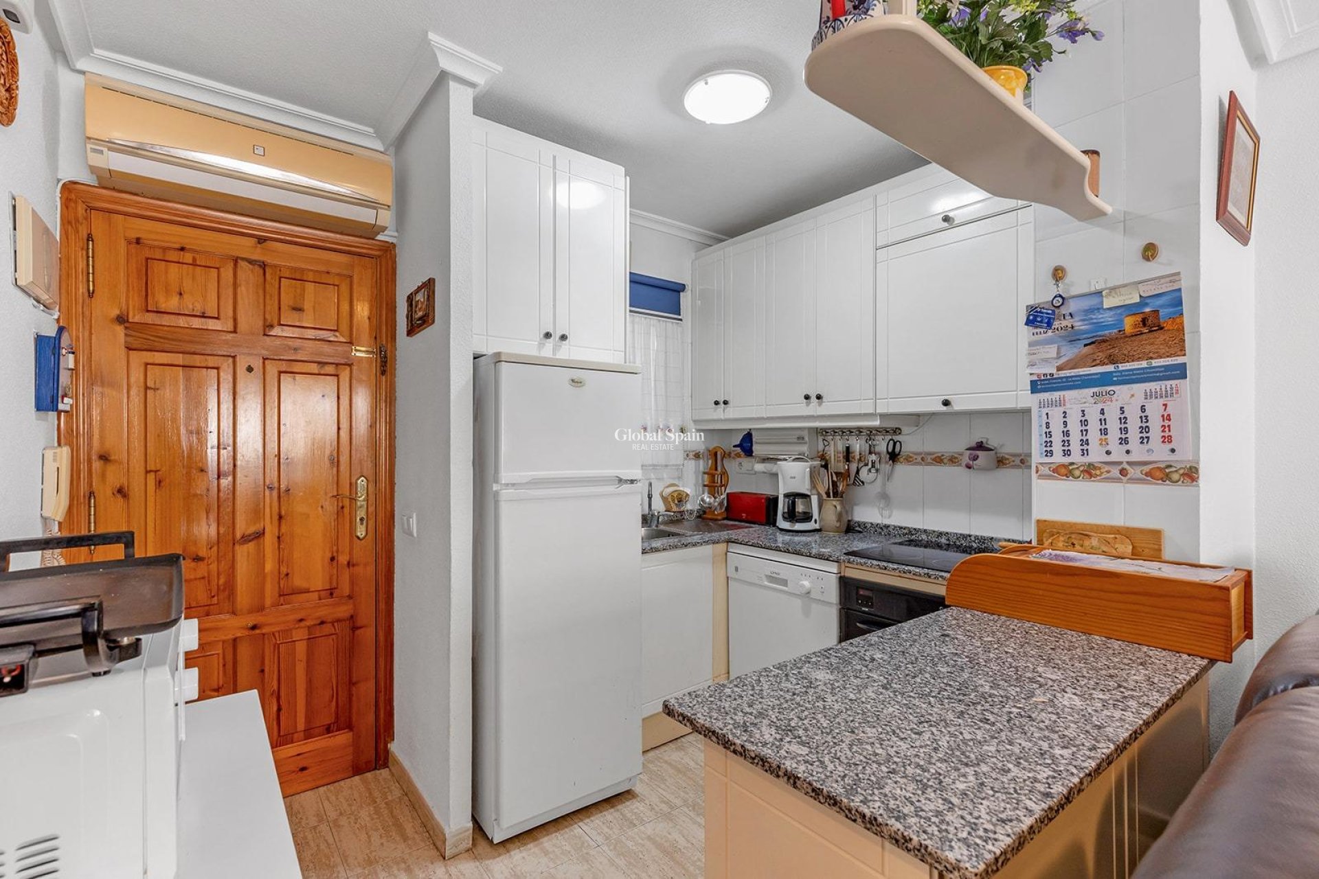 Resale - Apartment -
TORREVIEJA - San luis