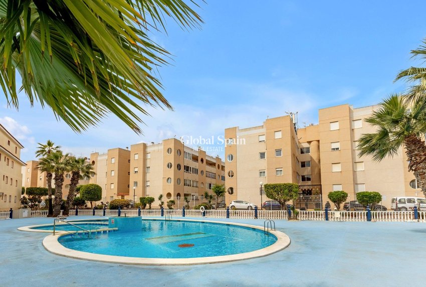 Resale - Apartment -
TORREVIEJA - San luis
