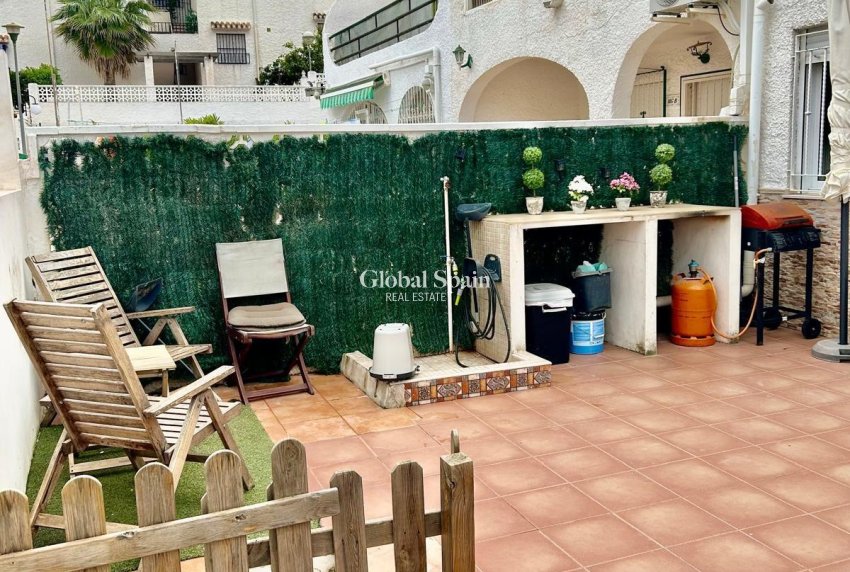 Resale - APARTMENT -
TORREVIEJA - Sector 25