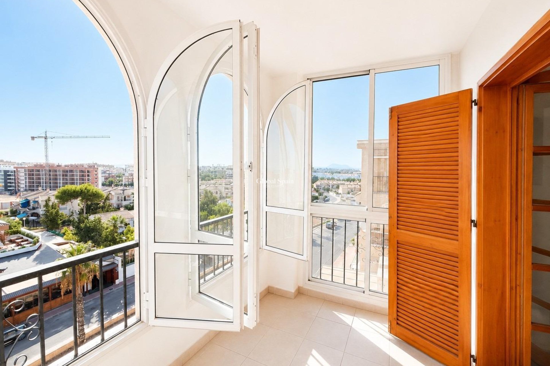 Resale - APARTMENT -
TORREVIEJA - Torre del moro