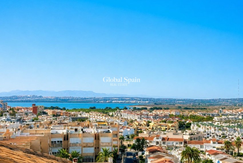 Resale - APARTMENT -
TORREVIEJA - Torre del moro