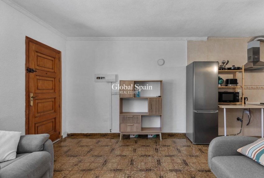 Resale - APARTMENT -
TORREVIEJA - Torre del moro
