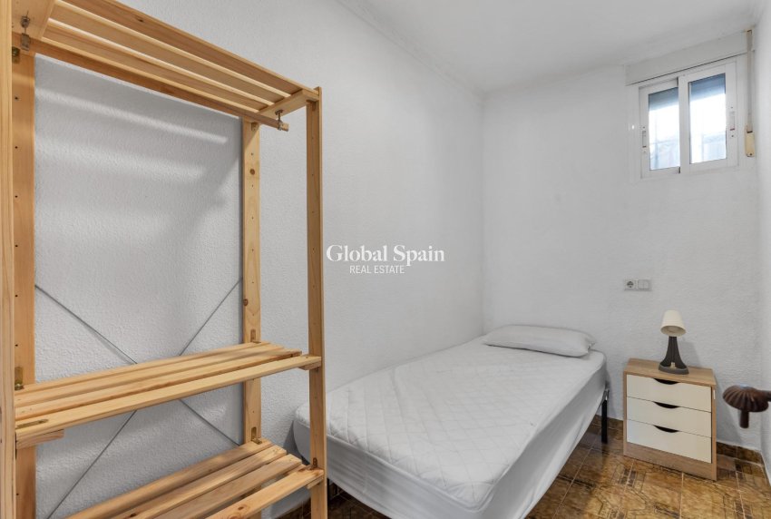Resale - APARTMENT -
TORREVIEJA - Torre del moro