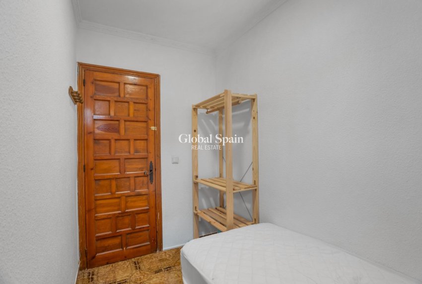 Resale - APARTMENT -
TORREVIEJA - Torre del moro
