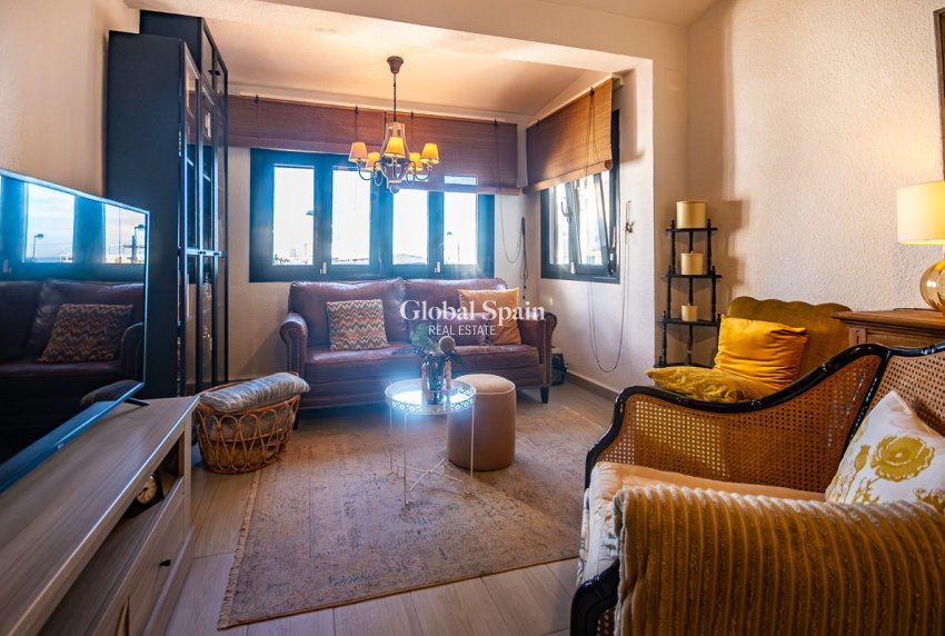 Resale - Apartment -
TORREVIEJA - Torre la mata