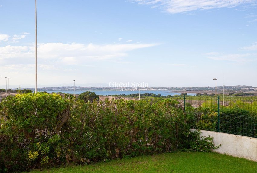 Resale - APARTMENT -
TORREVIEJA - Torreblanca