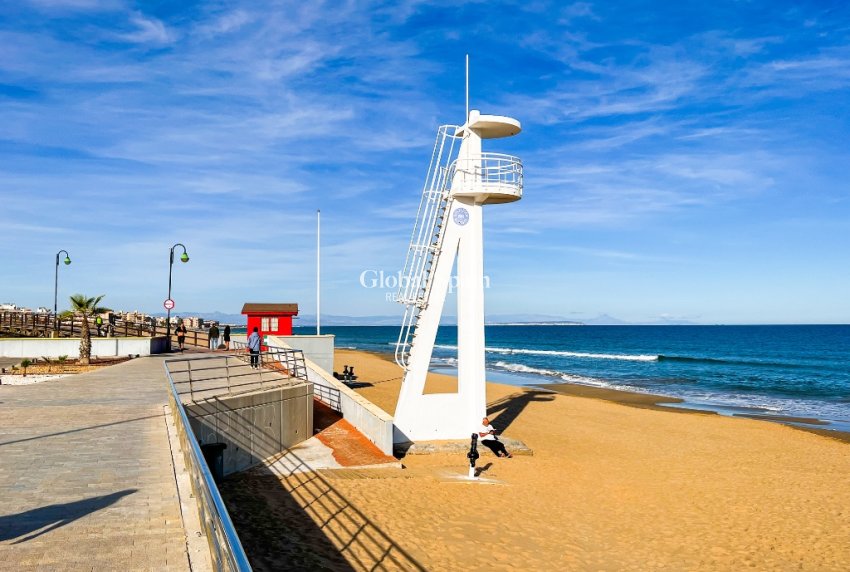 Resale - Apartment -
TORREVIEJA - Torreblanca