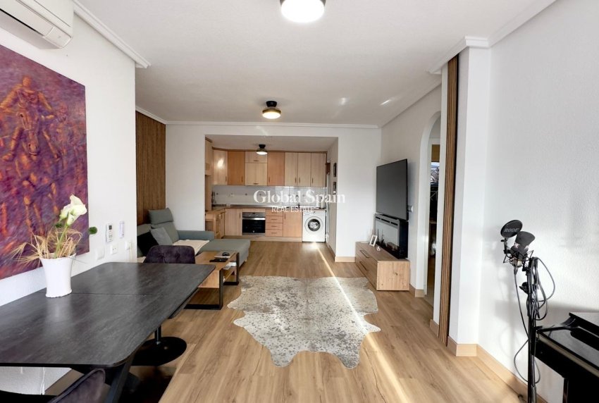 Resale - APARTMENT -
TORREVIEJA - Torreblanca