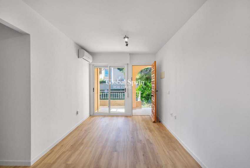 Resale - APARTMENT -
TORREVIEJA - Torreblanca