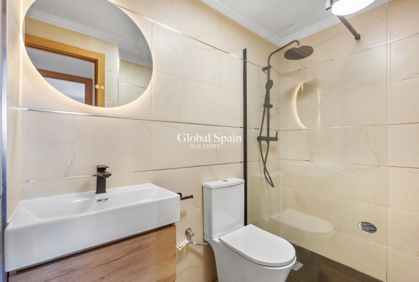 Resale - APARTMENT -
TORREVIEJA - Torreblanca