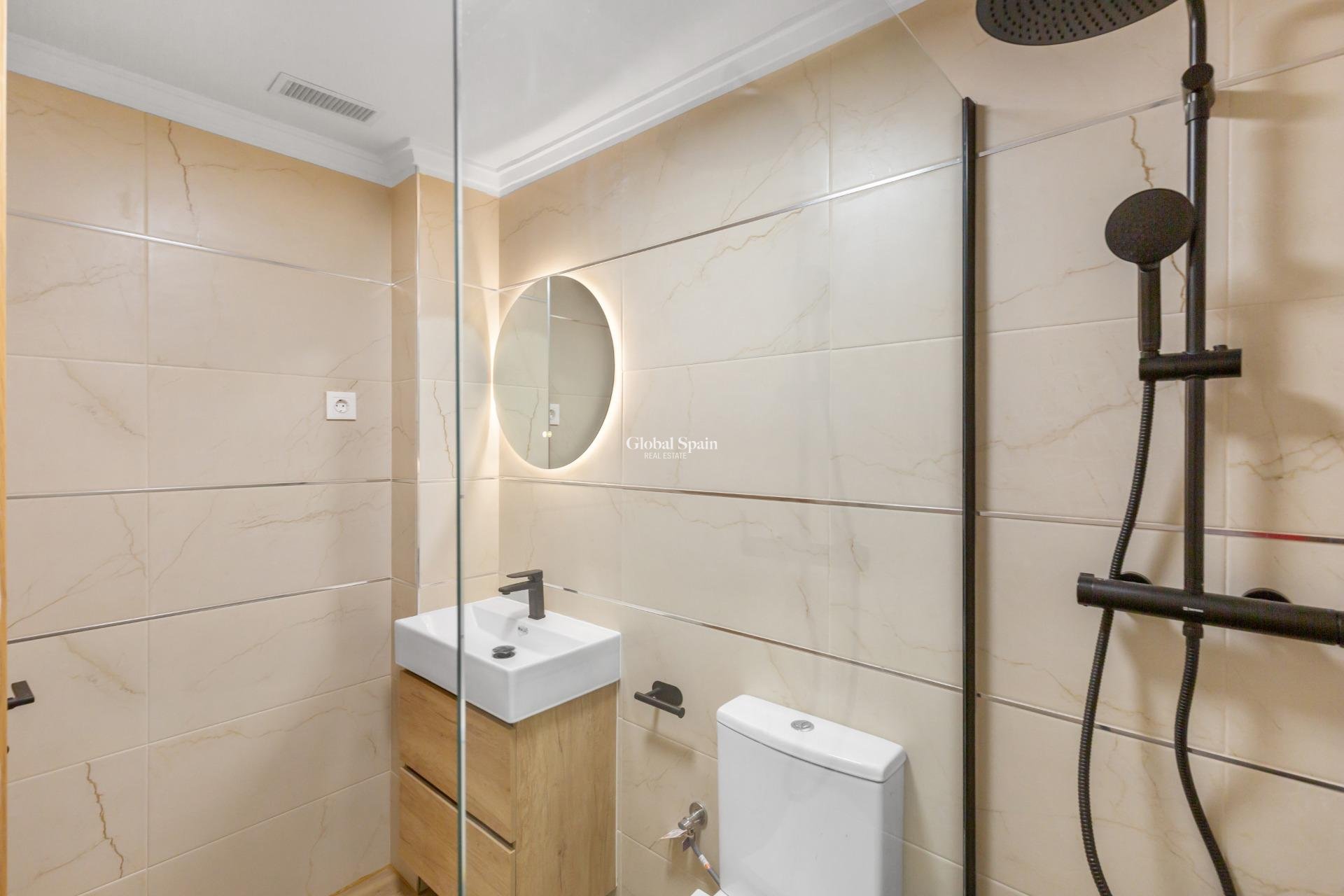 Resale - APARTMENT -
TORREVIEJA - Torreblanca