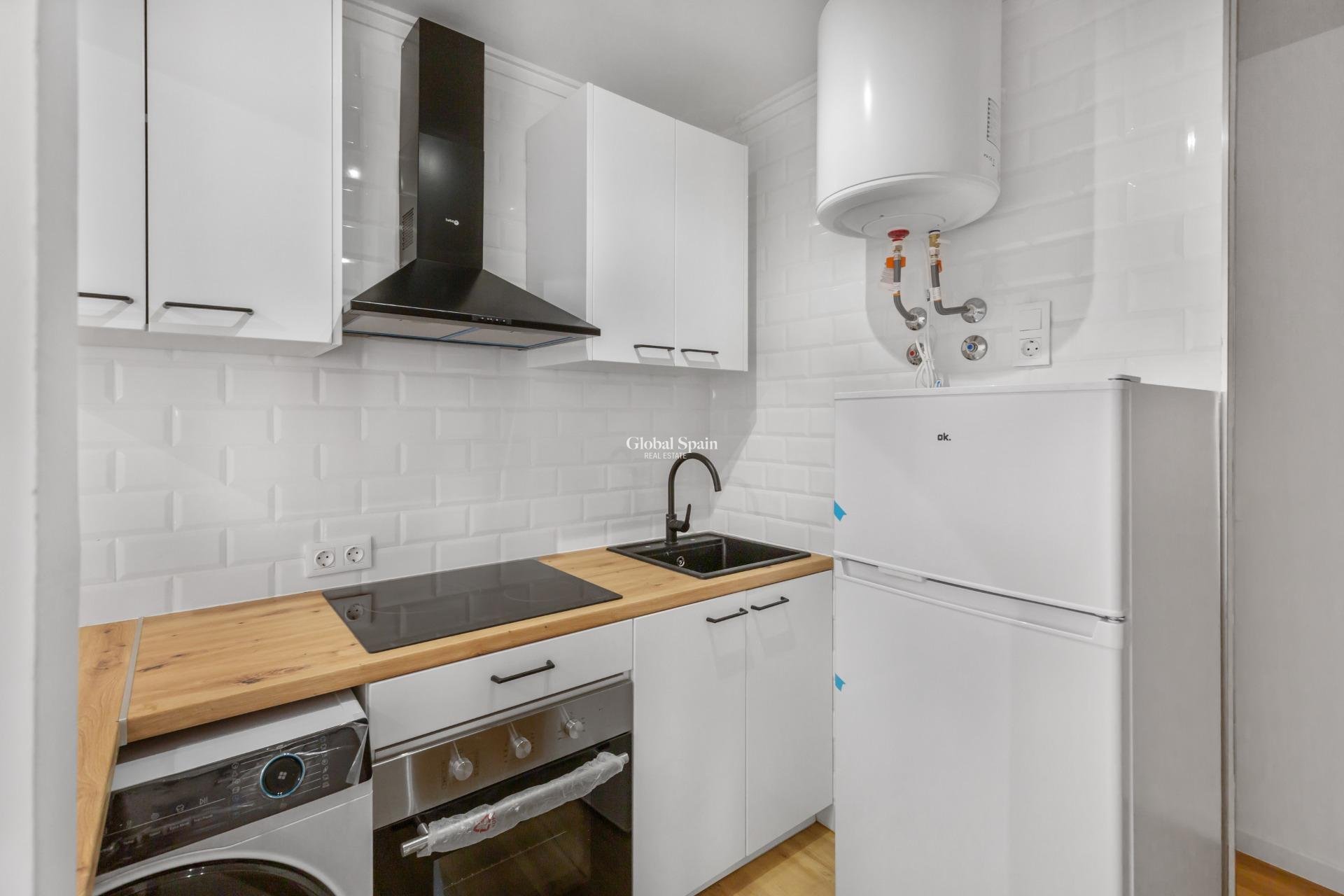 Resale - APARTMENT -
TORREVIEJA - Torreblanca