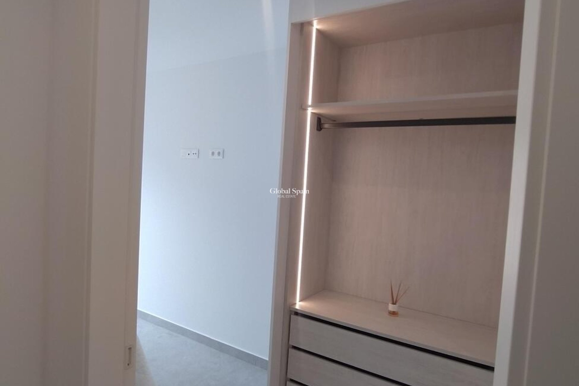 Resale - APARTMENT -
TORREVIEJA - Torreblanca