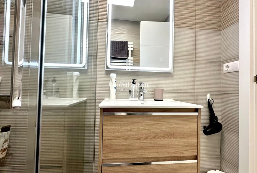Resale - APARTMENT -
TORREVIEJA - Torreblanca