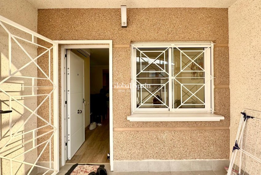 Resale - APARTMENT -
TORREVIEJA - Torreblanca