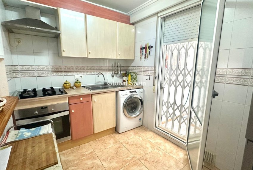 Resale - APARTMENT -
TORREVIEJA - Torretas