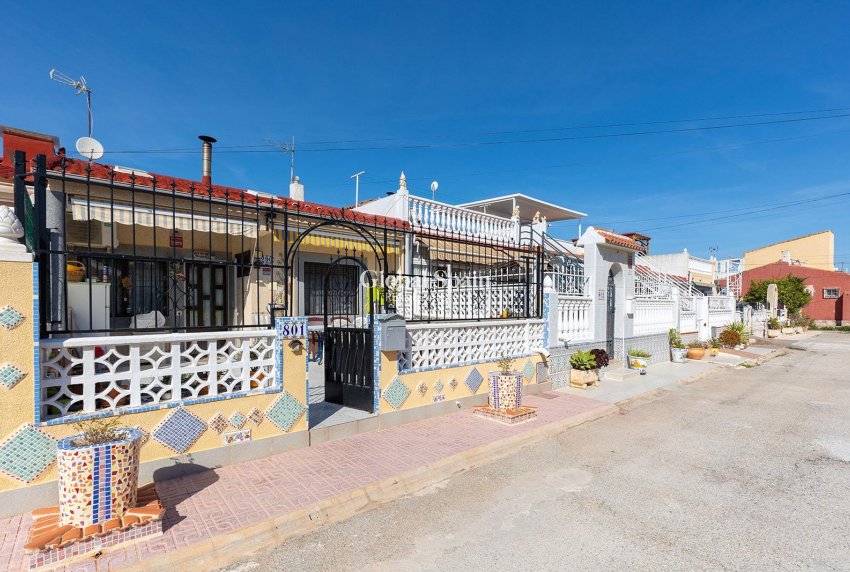 Resale - APARTMENT -
TORREVIEJA - Torretas