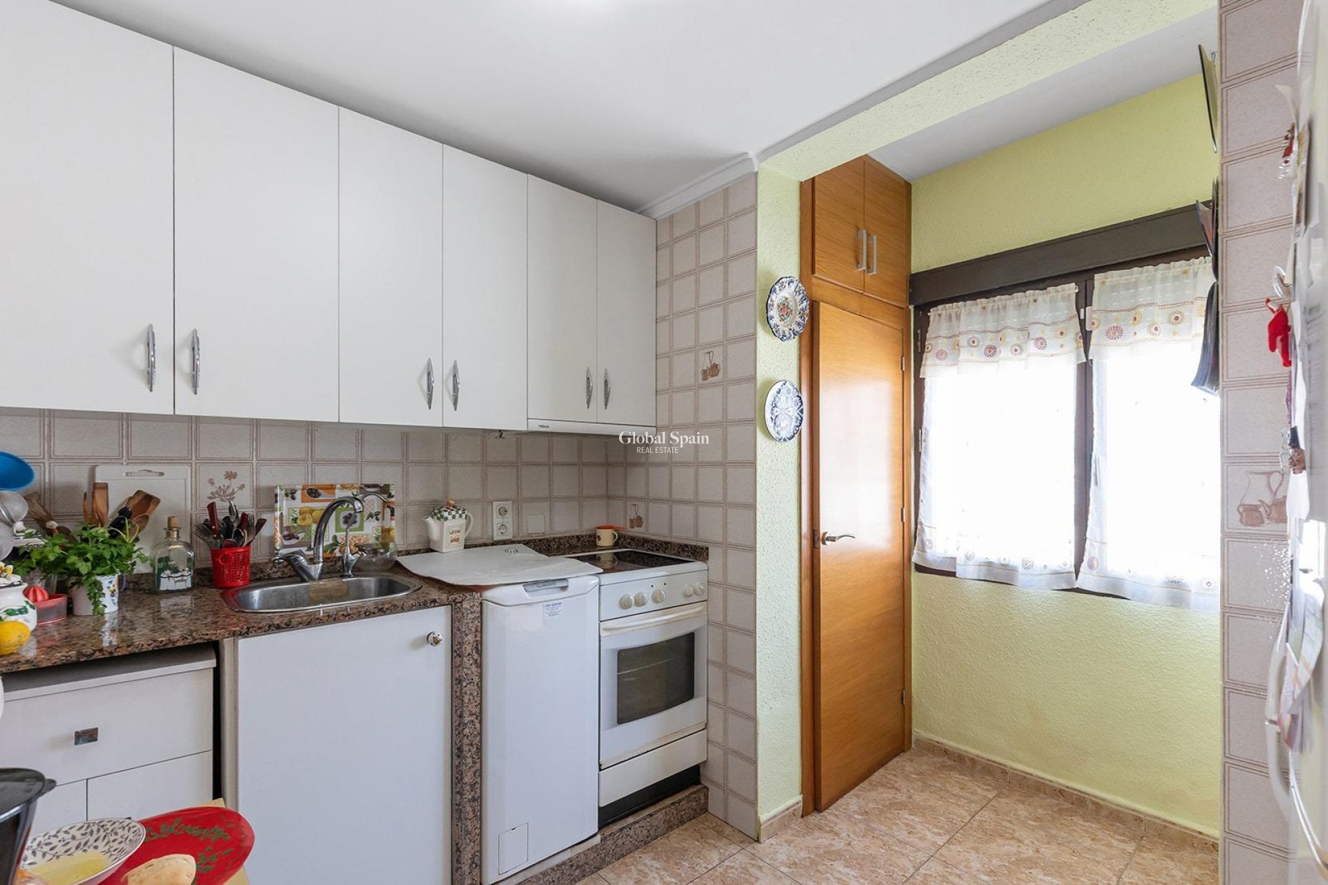 Resale - APARTMENT -
TORREVIEJA - Torretas