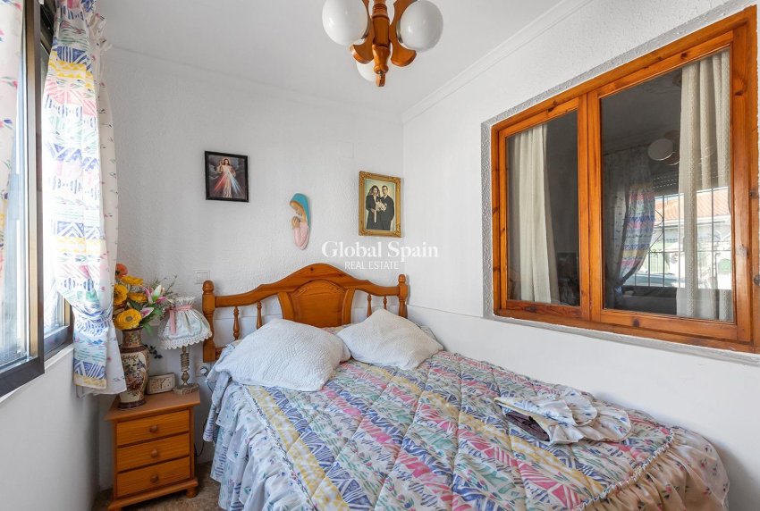 Resale - APARTMENT -
TORREVIEJA - Torretas