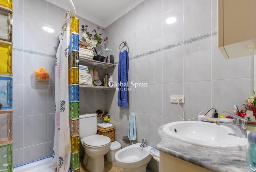 Resale - APARTMENT -
TORREVIEJA - Torretas