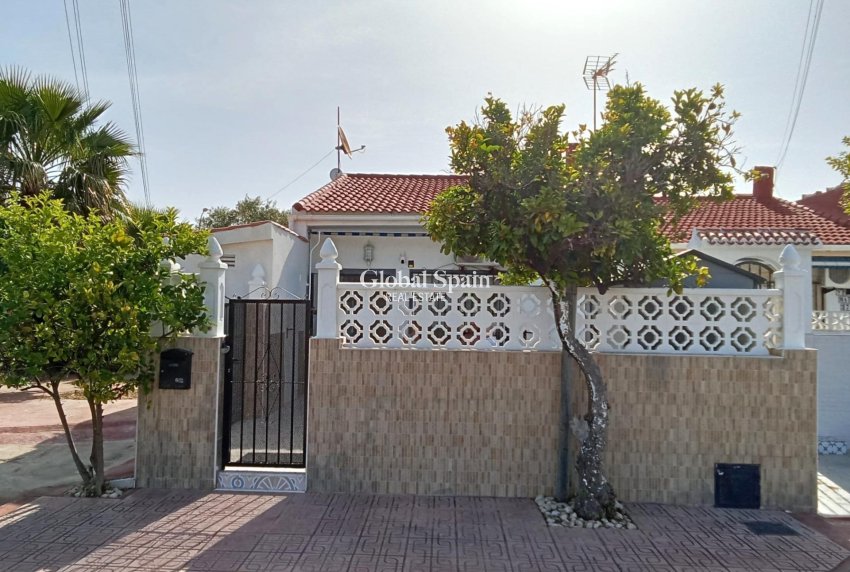 Resale - APARTMENT -
TORREVIEJA - Torretas