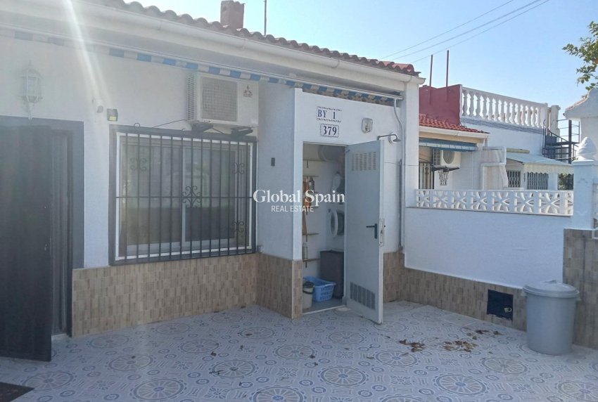 Resale - APARTMENT -
TORREVIEJA - Torretas