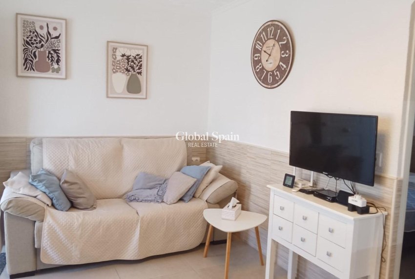 Resale - APARTMENT -
TORREVIEJA - Torretas
