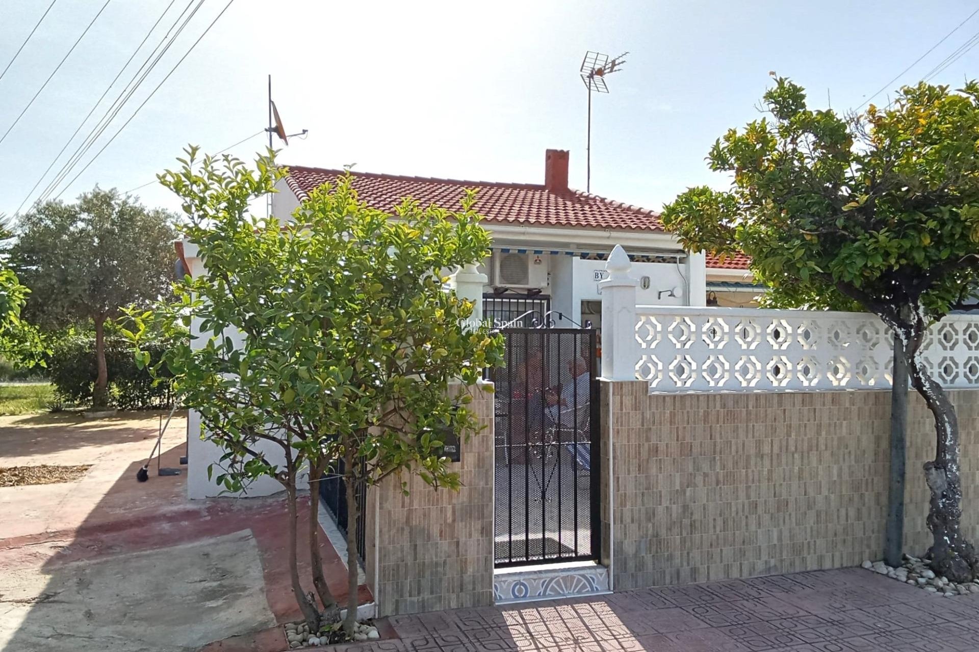 Resale - APARTMENT -
TORREVIEJA - Torretas