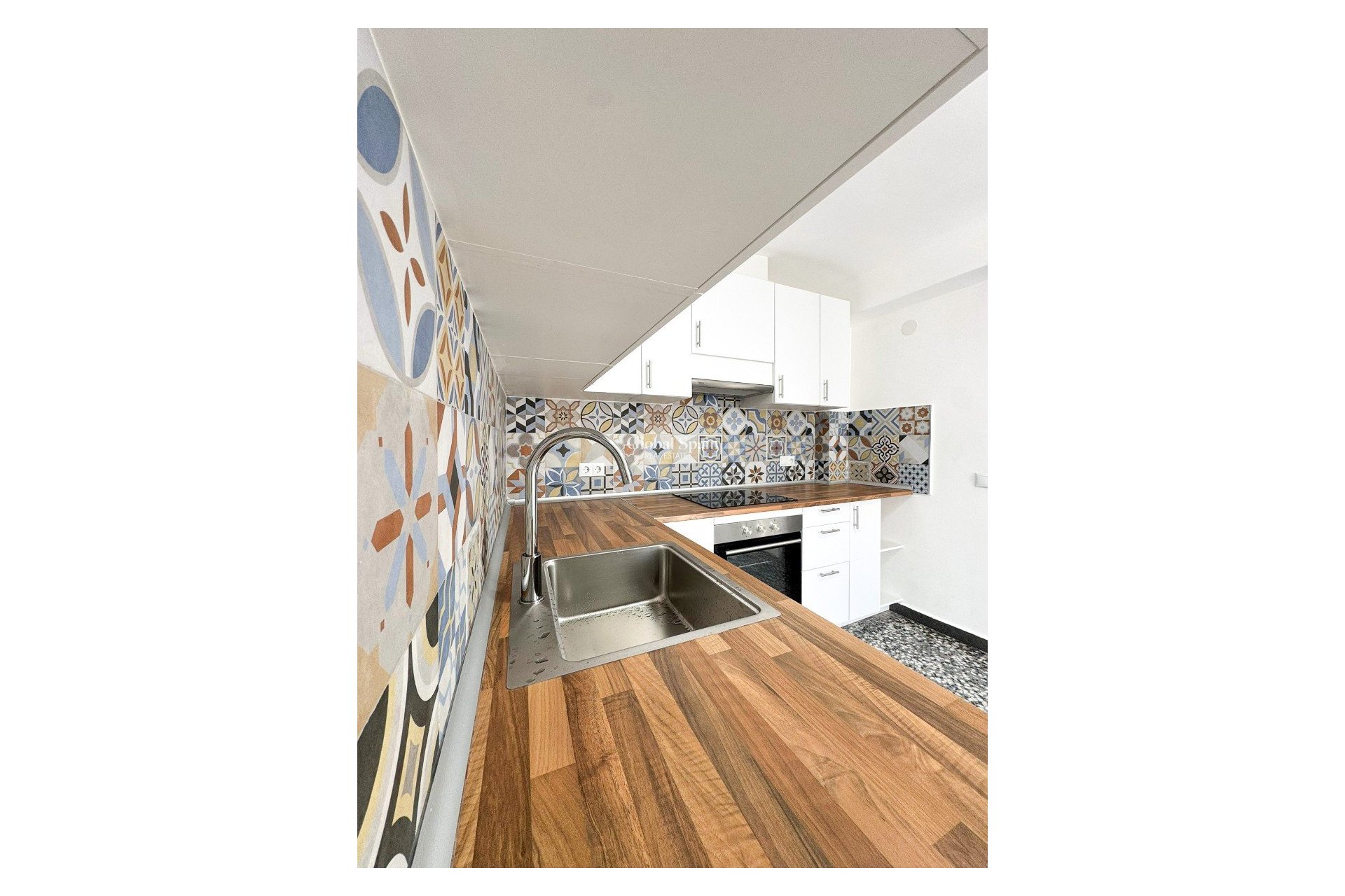 Resale - APARTMENT -
TORREVIEJA - Torrevieja Centro