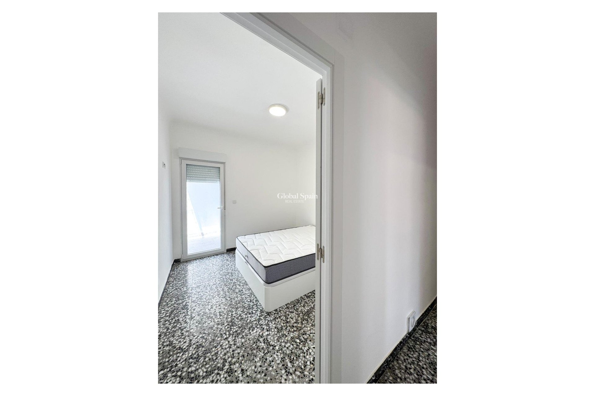 Resale - APARTMENT -
TORREVIEJA - Torrevieja Centro