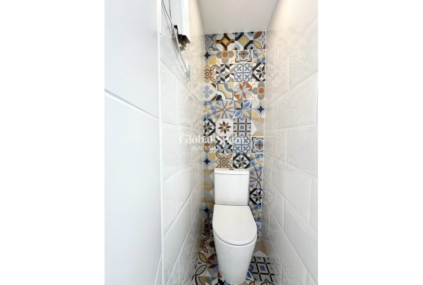 Resale - APARTMENT -
TORREVIEJA - Torrevieja Centro