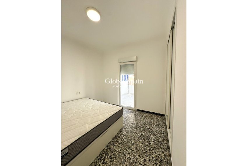 Resale - APARTMENT -
TORREVIEJA - Torrevieja Centro